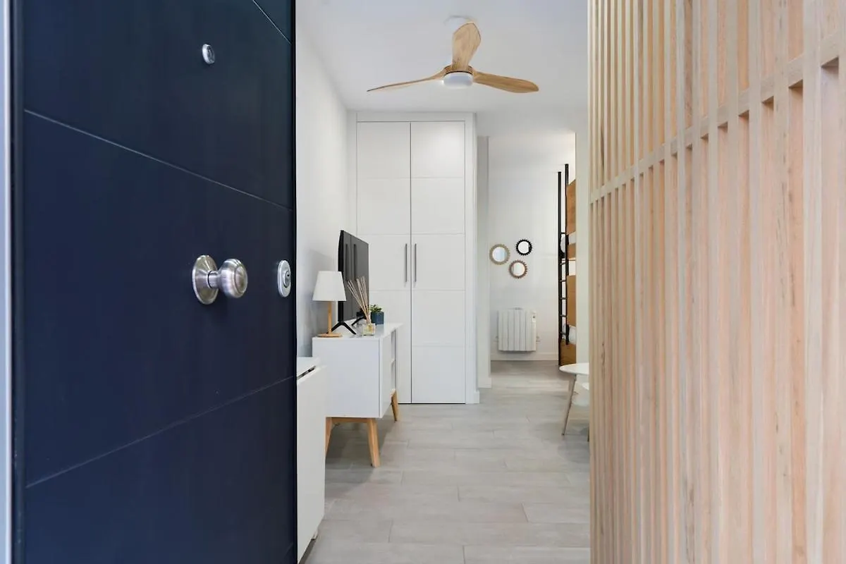 Cozy Studio 2A In Ciudad Lineal For 4 Pax - Zigia A contacts